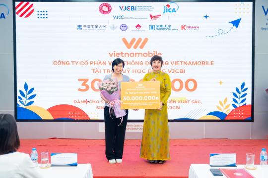 VIETNAMOBILE ĐỒNG HÀNH CÙNG QUỸ HỌC BỔNG VJCBI - TIẾP SỨC THẾ HỆ TRẺ KIẾN TẠO TƯƠNG LAI
